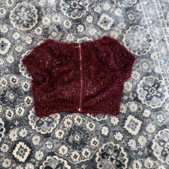AKIRA tinsel Burgundy crop top size large - Picture 7 of 8